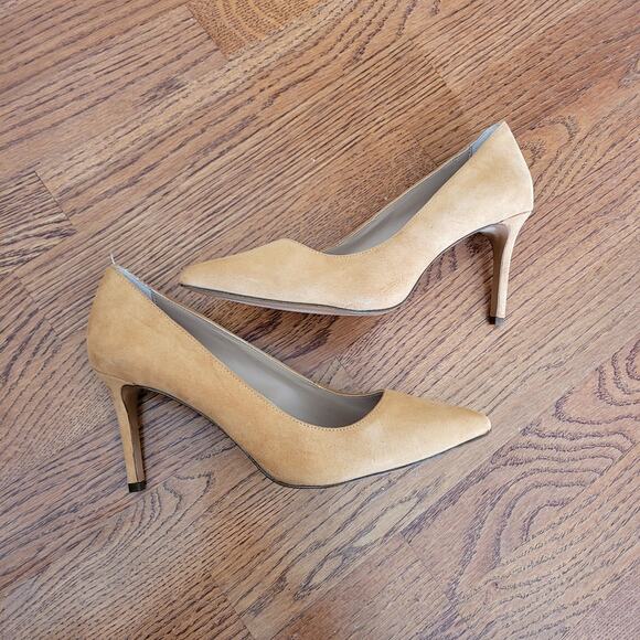 Banana Republic Suede leather Heels Sz 8 - Picture 2 of 6